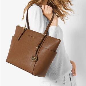 Michael Kors (Like New!) Jet Set East West Top Zip Tote